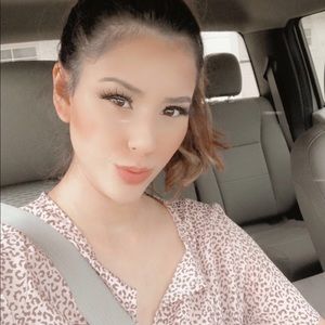 Meet your Posher, Carolina